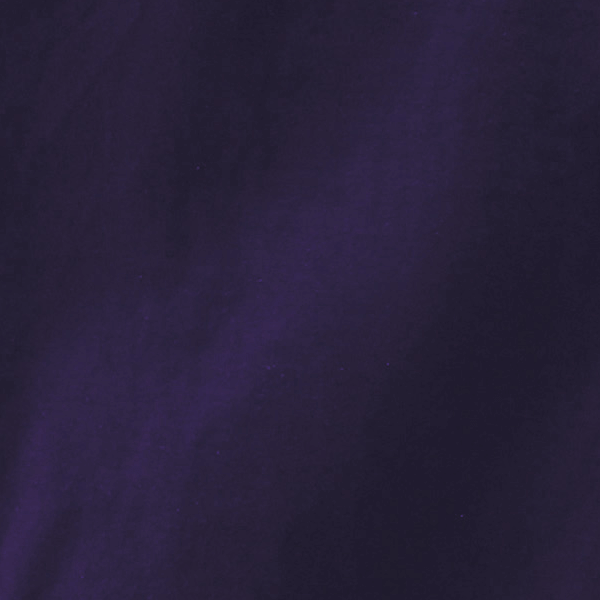 青味の江戸紫より紅味が強い京紫